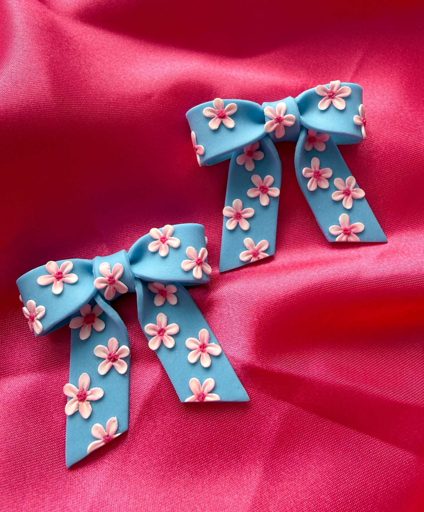 Blommig rosett (flera färgalternativ)