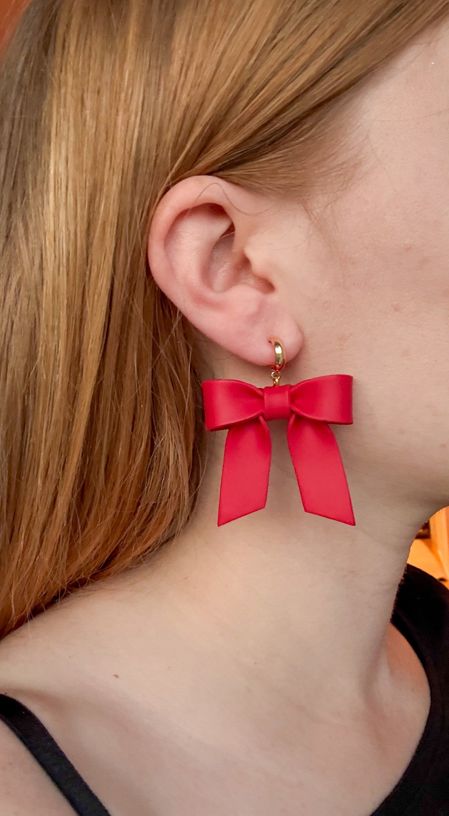 Röd rosett på hoop