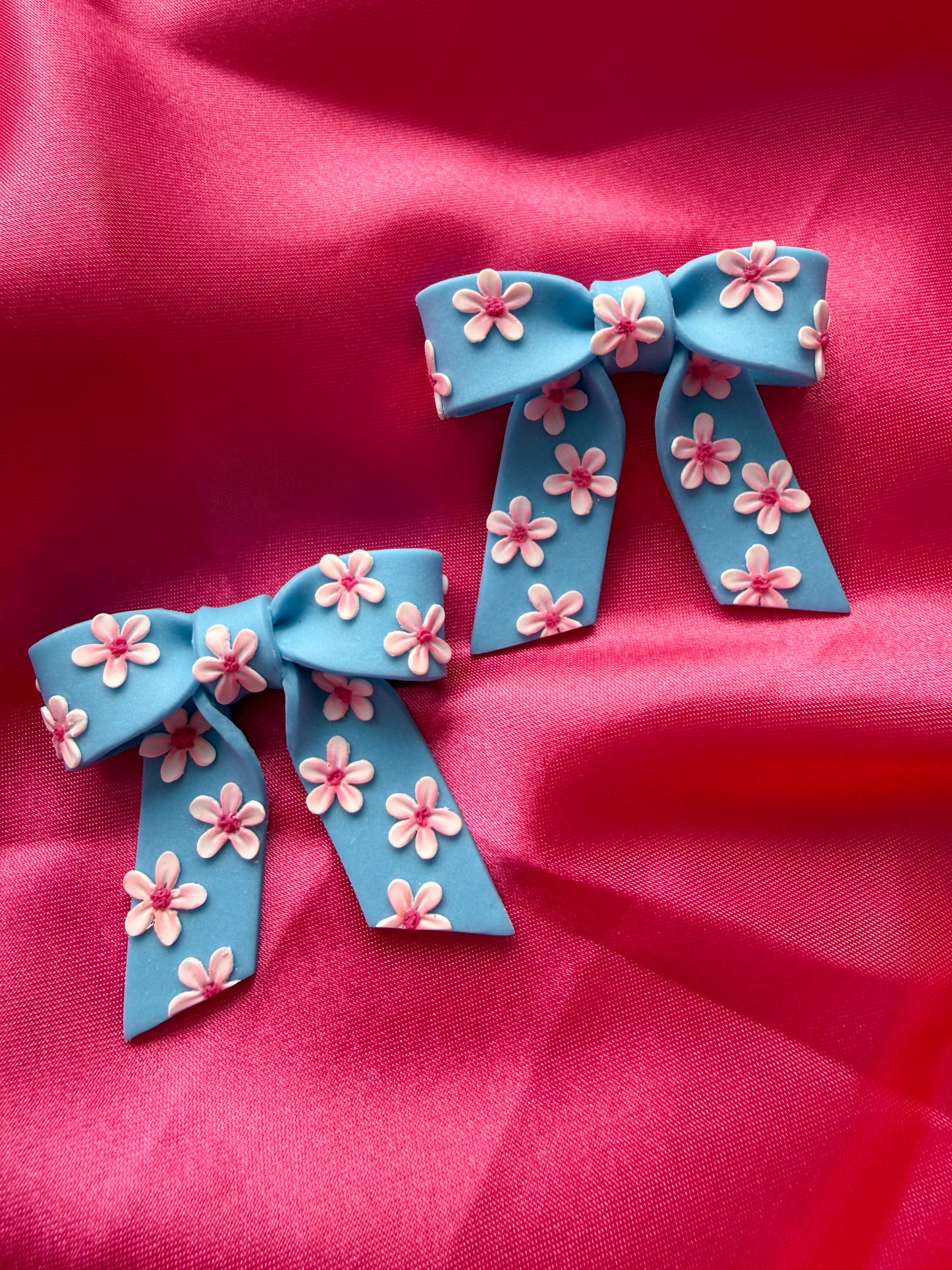 Blommig rosett (flera färgalternativ)