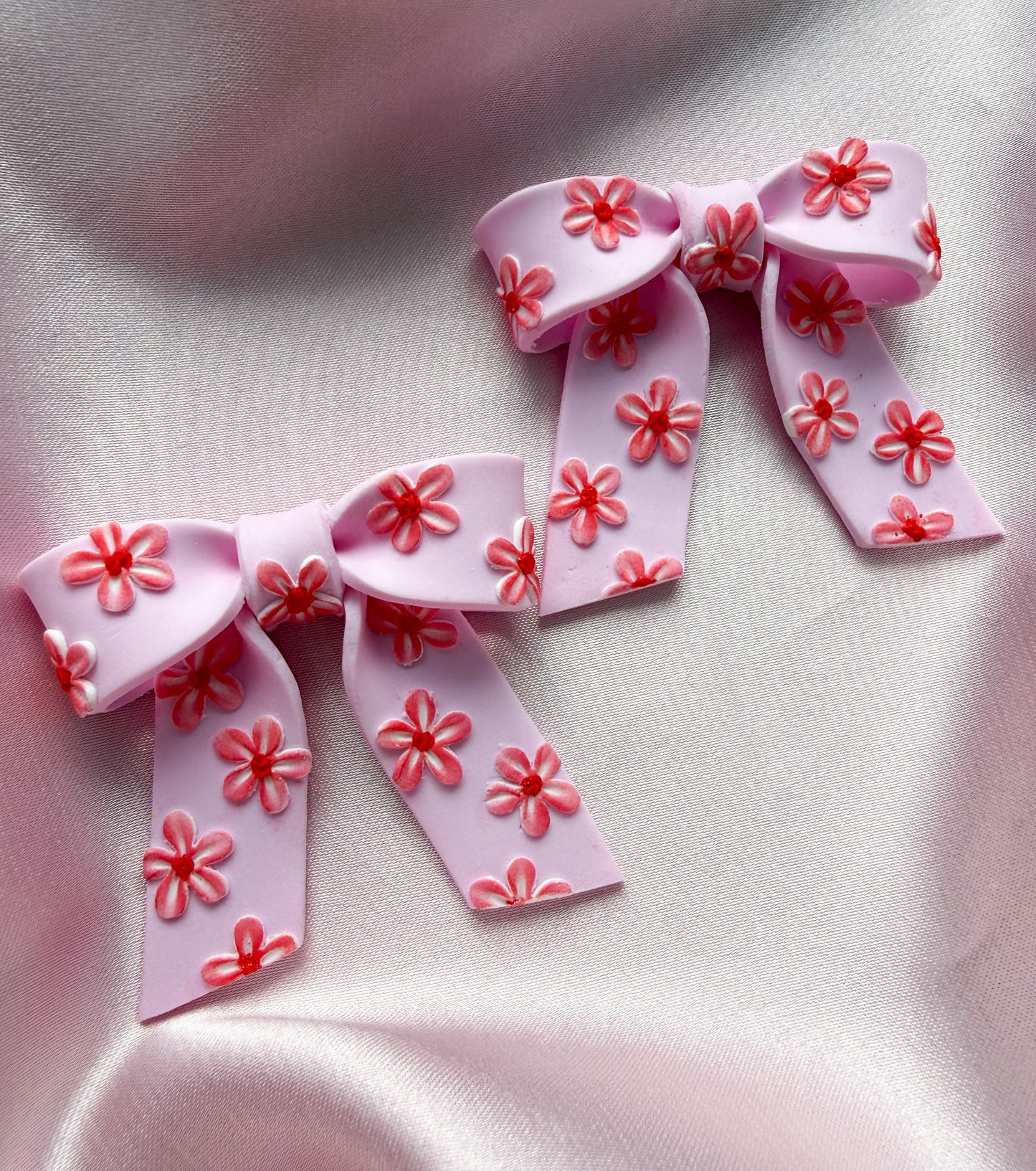 Blommig rosett (flera färgalternativ)