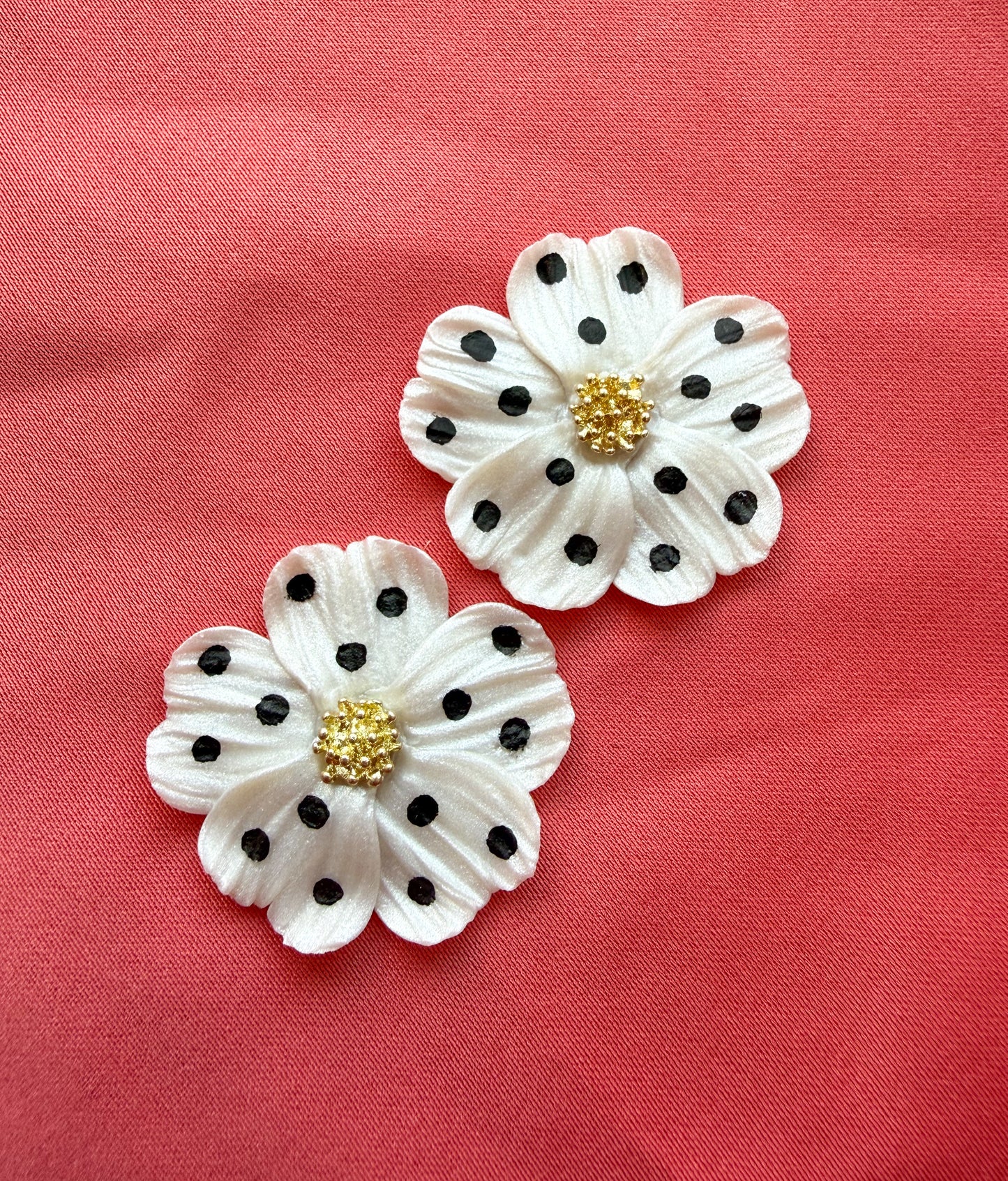 Izzy Pearl Dots