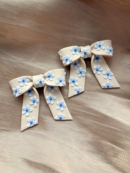 Blommig rosett (flera färgalternativ)